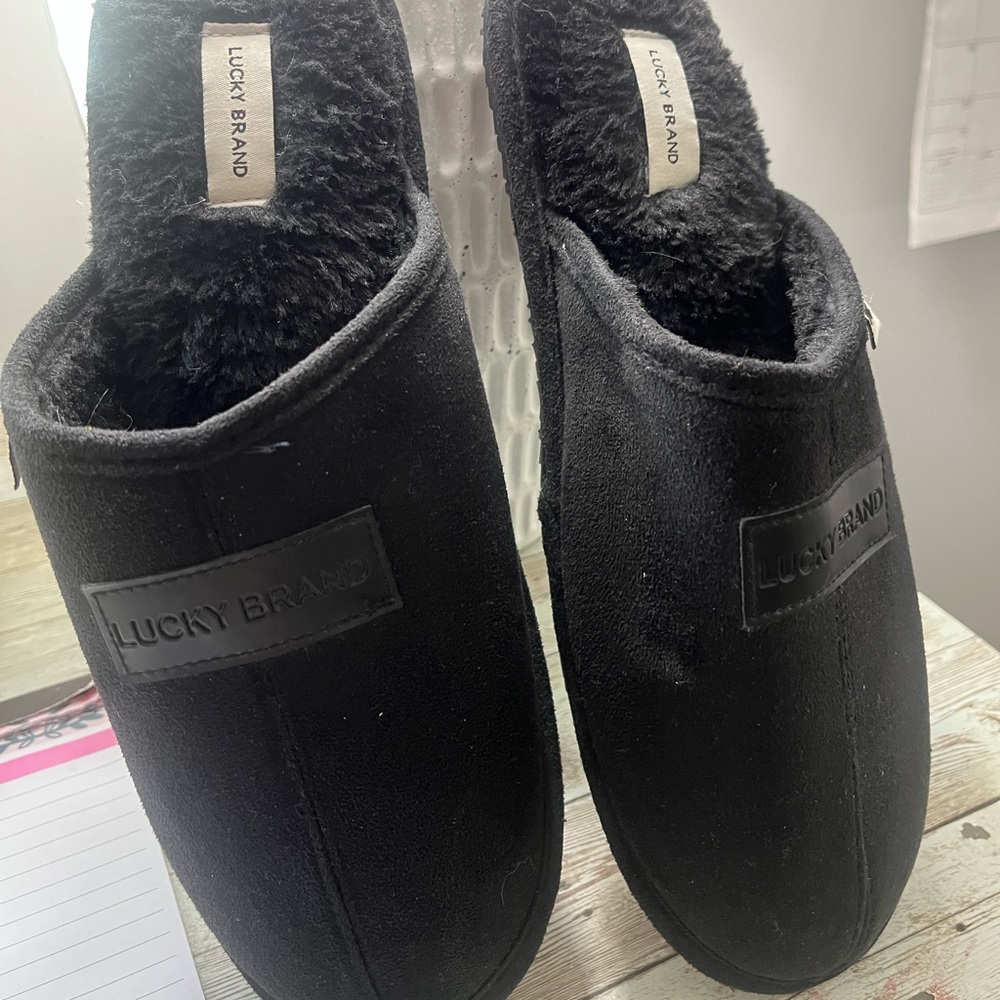 Lucky Brand unisex slippers